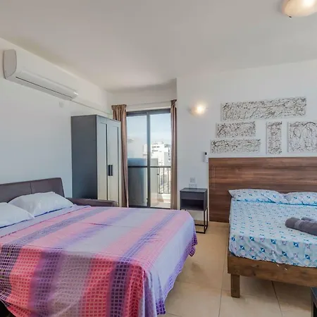 Getawaysmalta - Studio Penthouse With Seaview Terrace Apartament