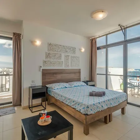 Getawaysmalta - Studio Penthouse With Seaview Terrace *